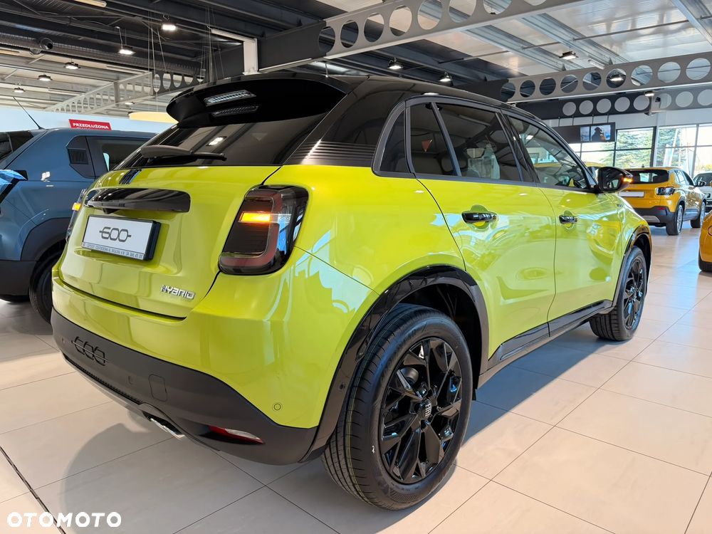 Fiat 600 1.2 Turbo Sport eDCT - 10