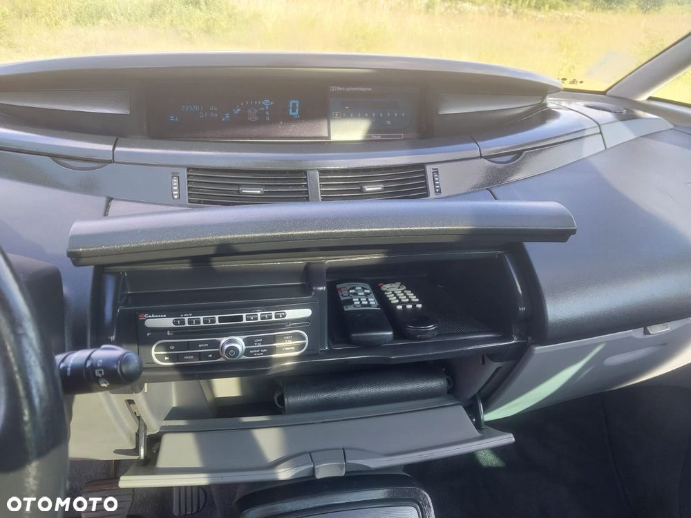 Renault Espace 2.0 Navitech - 11