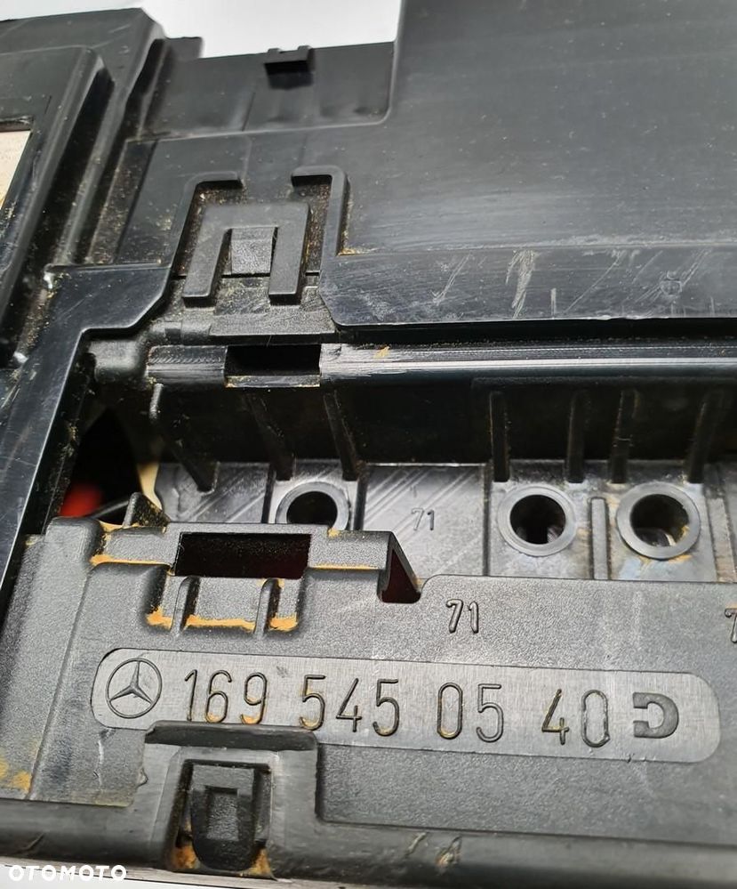 SKRZYNKA BEZPIECZNIKÓW MERCEDES W245 1.7 B 8V 1695450540 - 4