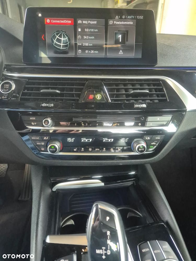 BMW Seria 5 530i xDrive Sport Line sport - 14