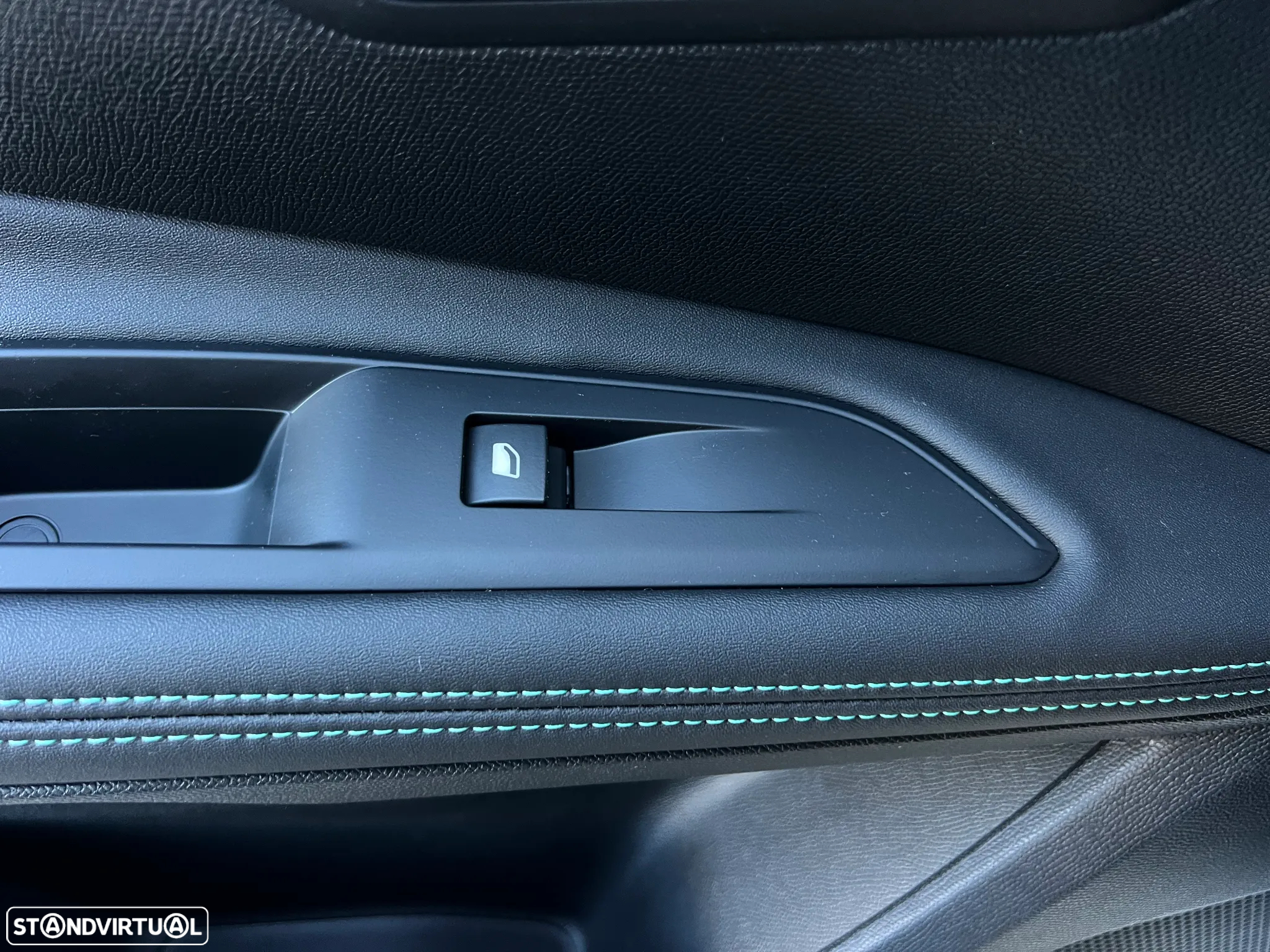 Peugeot 3008 1.2 Hybrid Allure Pack e-DCS6 - 45