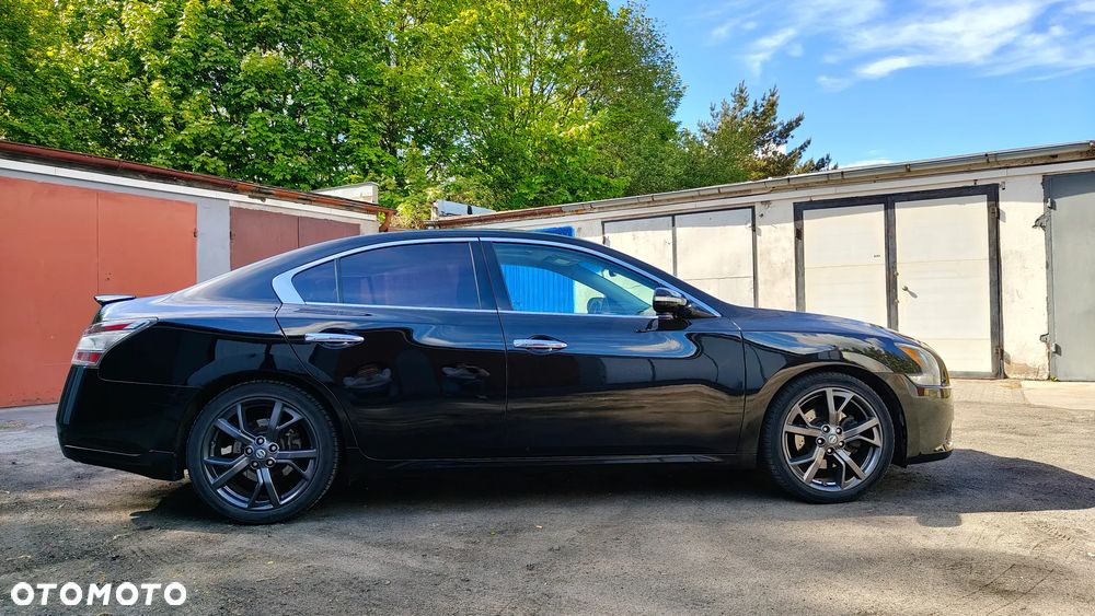 Nissan Maxima - 4