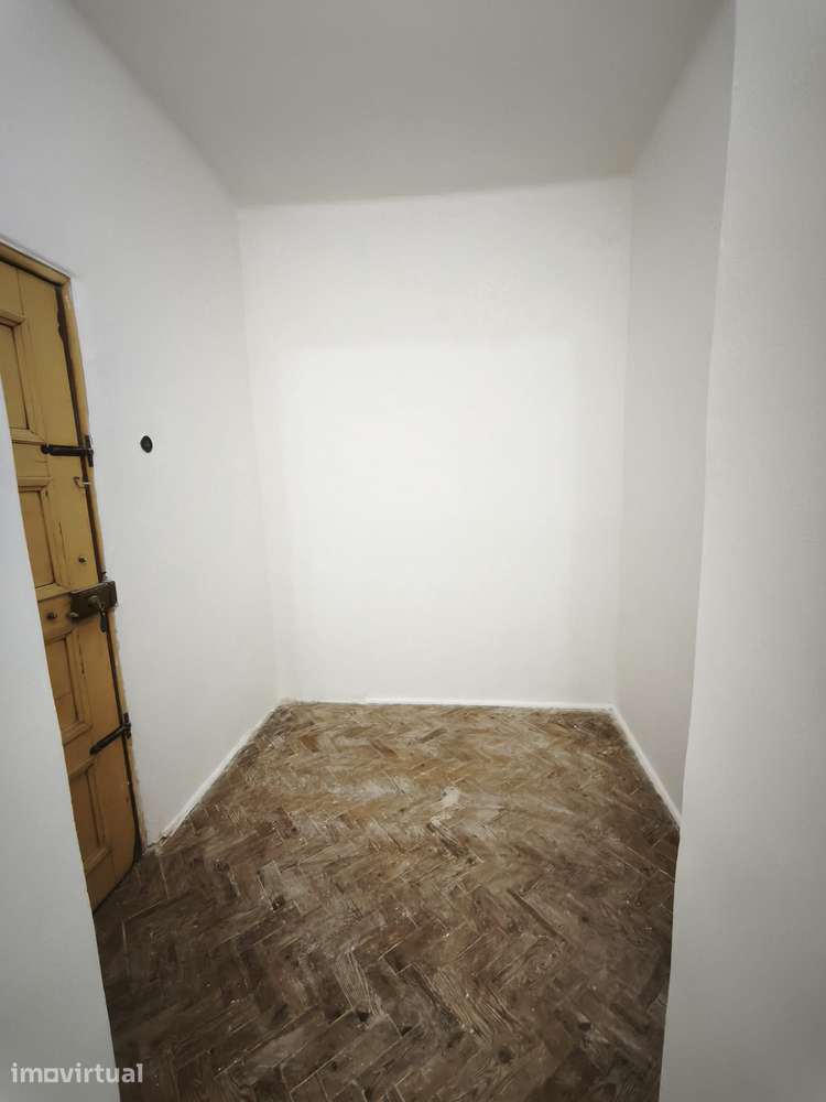 OPORTUNIDADE - (T1+2) c/ Logradouro - Grande imagem: 4/15