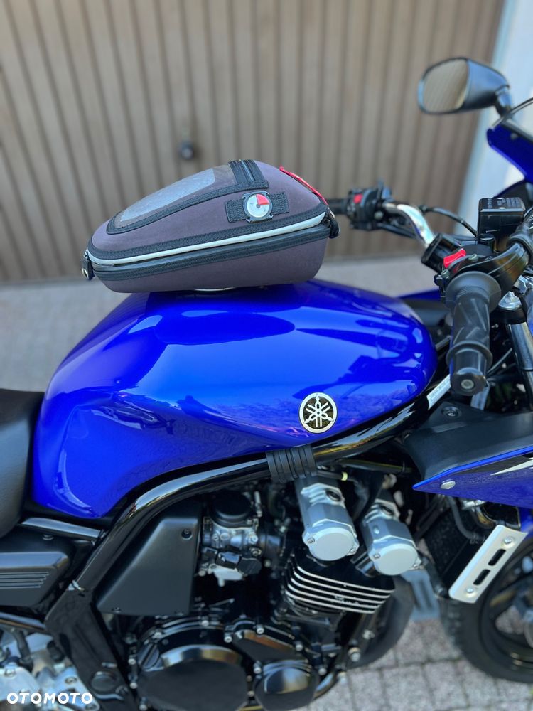 Yamaha FZS - 13