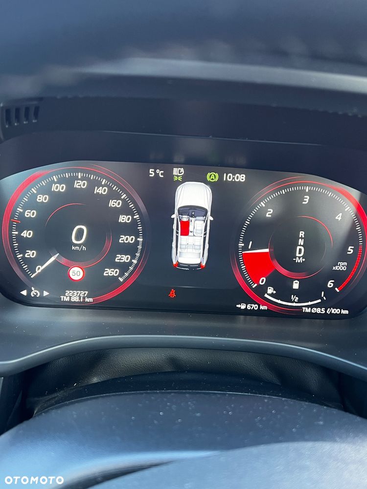 Volvo XC 60 B4 D AWD Geartronic Momentum Pro - 2