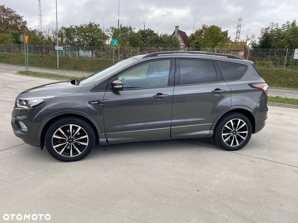 Ford Kuga 1.5 EcoBoost 2x4 ST-Line - 4