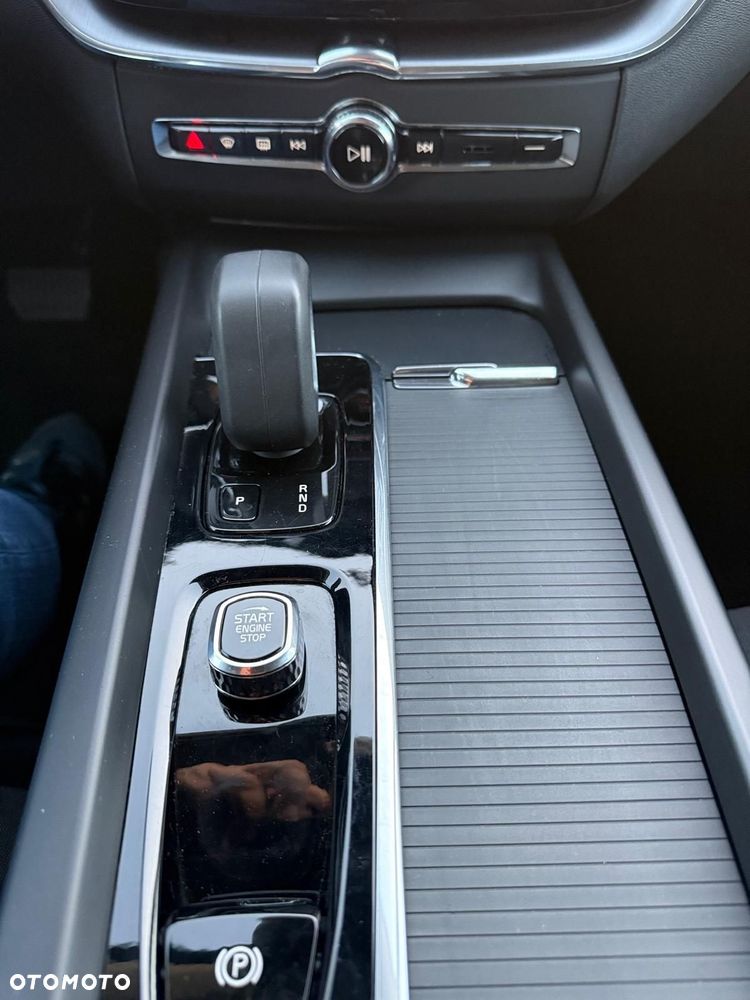 Volvo XC 60 B4 D Geartronic Momentum Pro - 10