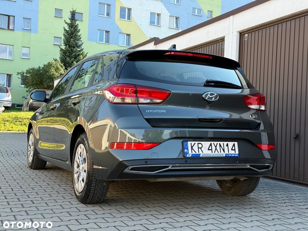 Hyundai i30 1.5 DPI Classic + - 26