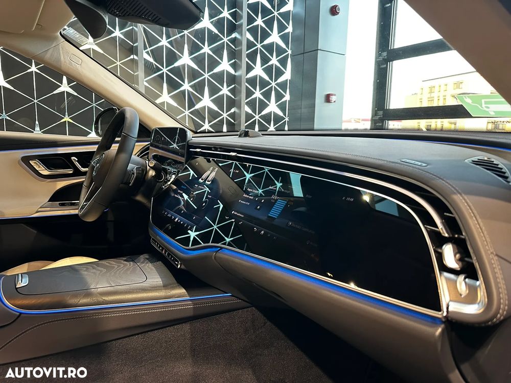 Mercedes-Benz E 300 4MATIC PHEV - 11