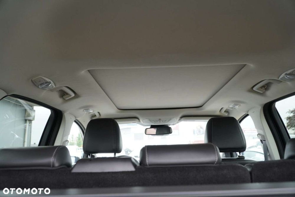 Ford Kuga 2.0 TDCi 2x4 ST-Line - 22