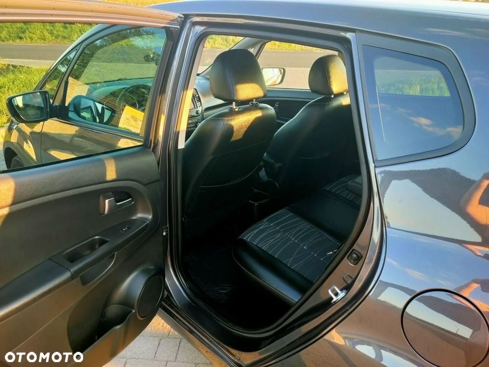 Kia Venga - 12