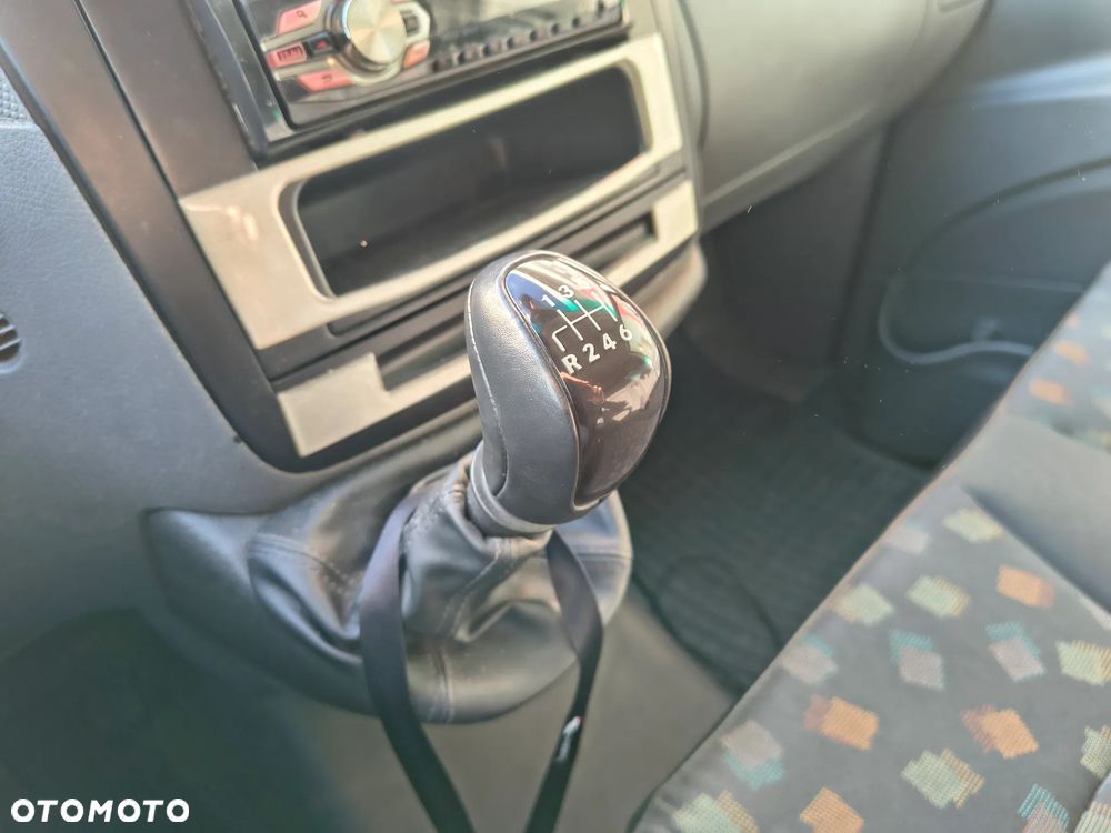 Mercedes-Benz Vito - 24