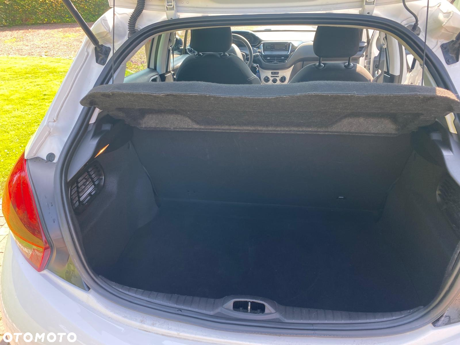 Peugeot 208 - 6