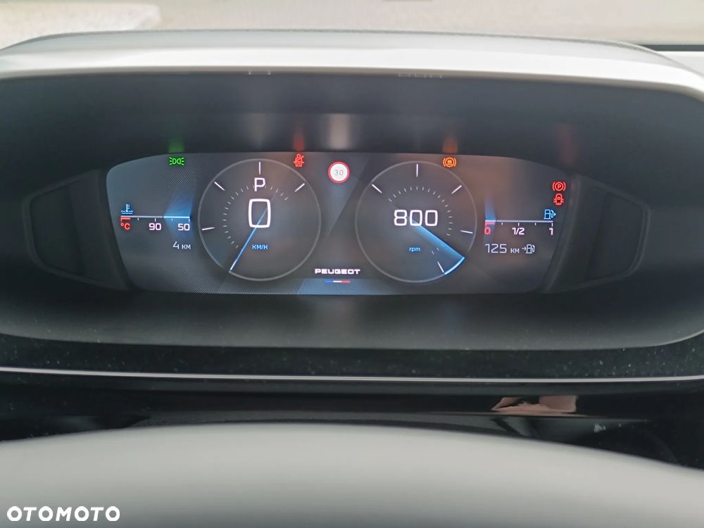 Peugeot 408 - 25