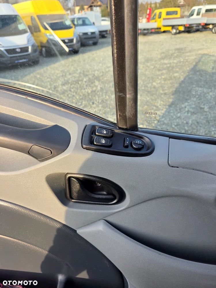 Iveco 35C18 3,0 HPI 180 KONNA SKRZYNIA 4,2M KLIMA WEBASTO 75T/KM PRZEBIEGU GWARANCJA IDEALNE BLIŻNIAKI DO 3,5T - 16