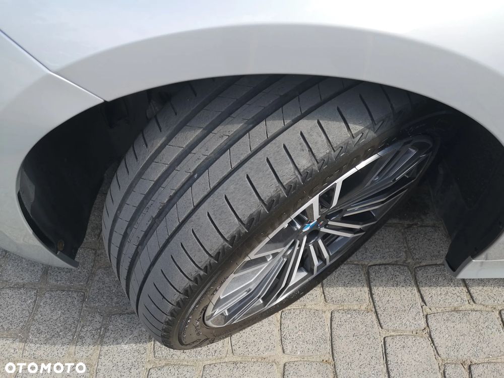 BMW Seria 3 320d xDrive - 38