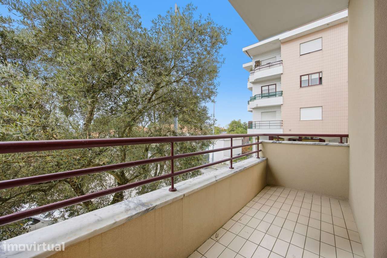 Apartamento T1 de duas frentes com Varanda a Poente - Grande imagem: 4/15
