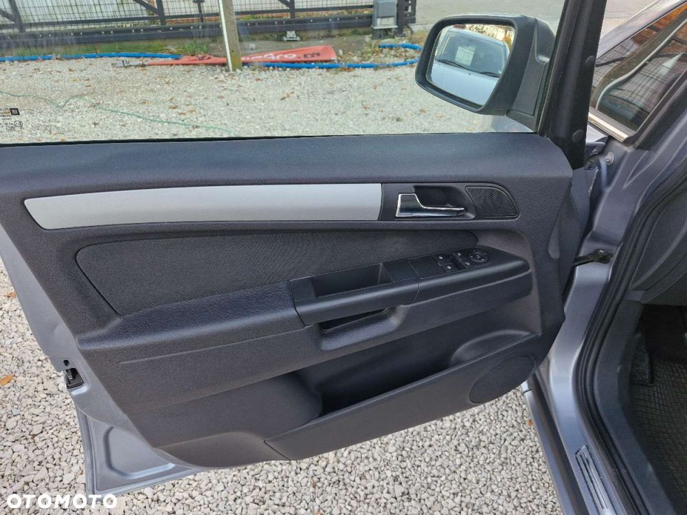 Opel Zafira - 15