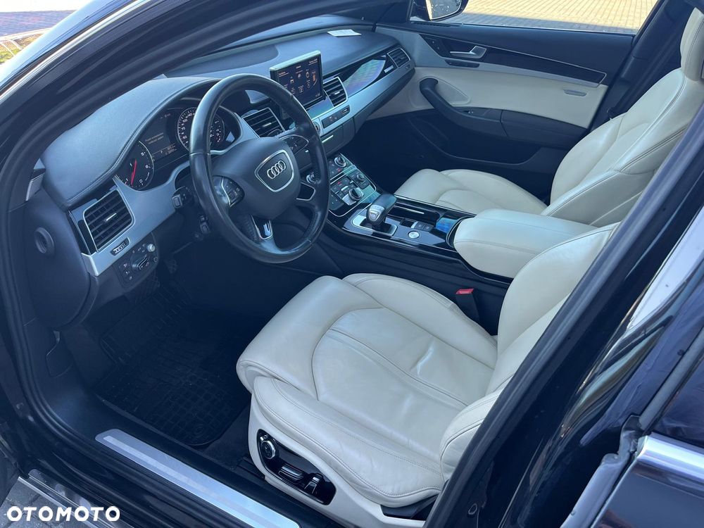Audi A8 4.2 TDI DPF (clean diesel) quattro tiptronic - 13