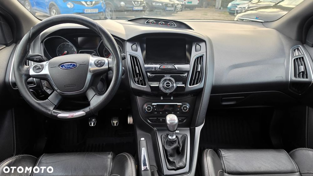 Ford Focus 2.0 EcoBoost ST mit Leder-Exclusiv-Paket - 37