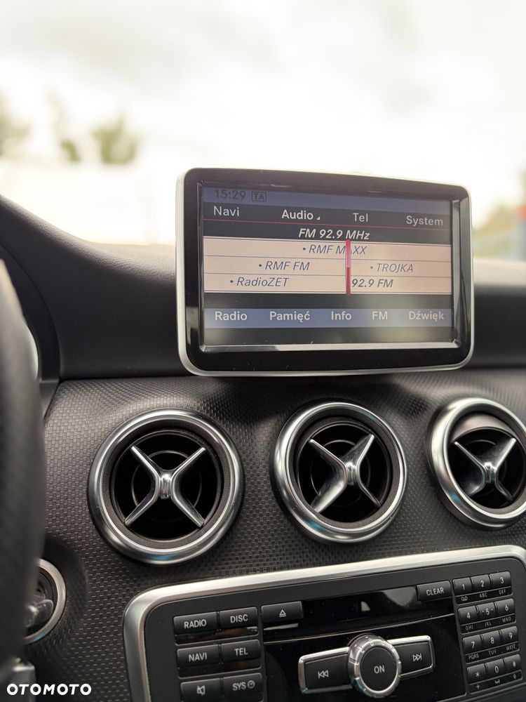 Mercedes-Benz Klasa A 180 BlueEfficiency Edition - 20