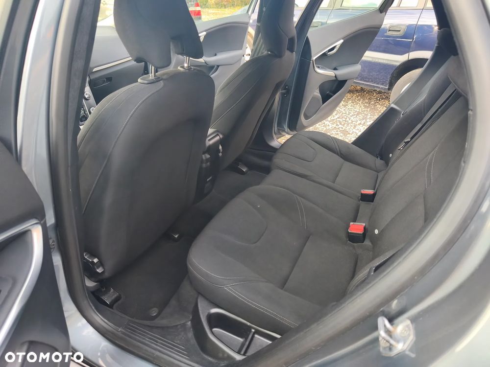 Volvo V40 D2 Summum - 12