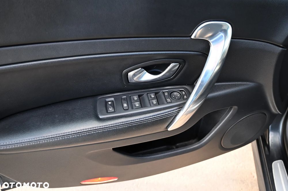 Renault Latitude - 31