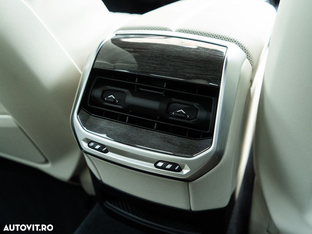 BMW M7 M760e xDrive AT PHEV - 40