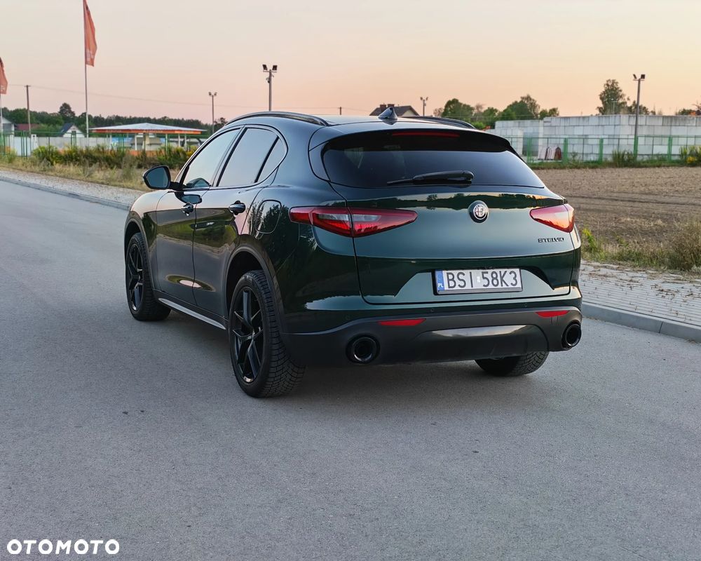 Alfa Romeo Stelvio - 10