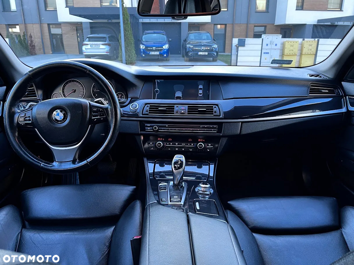 BMW Seria 5 520d - 32
