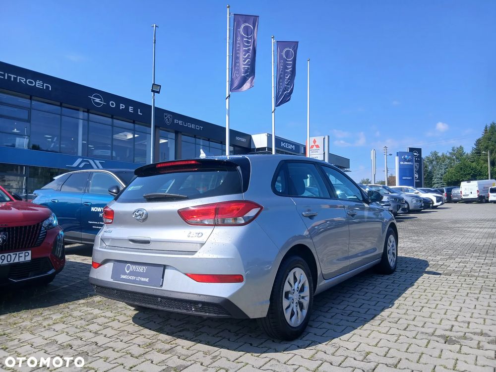 Hyundai i30 1.5 DPI Classic + - 4