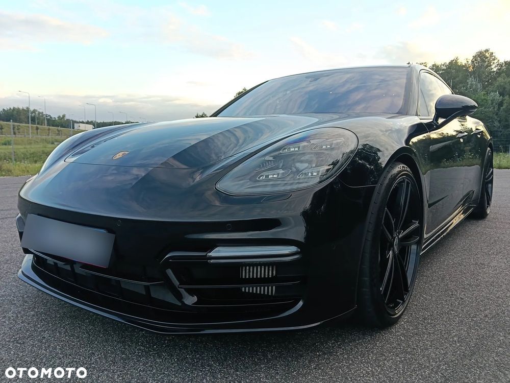 Porsche Panamera - 1