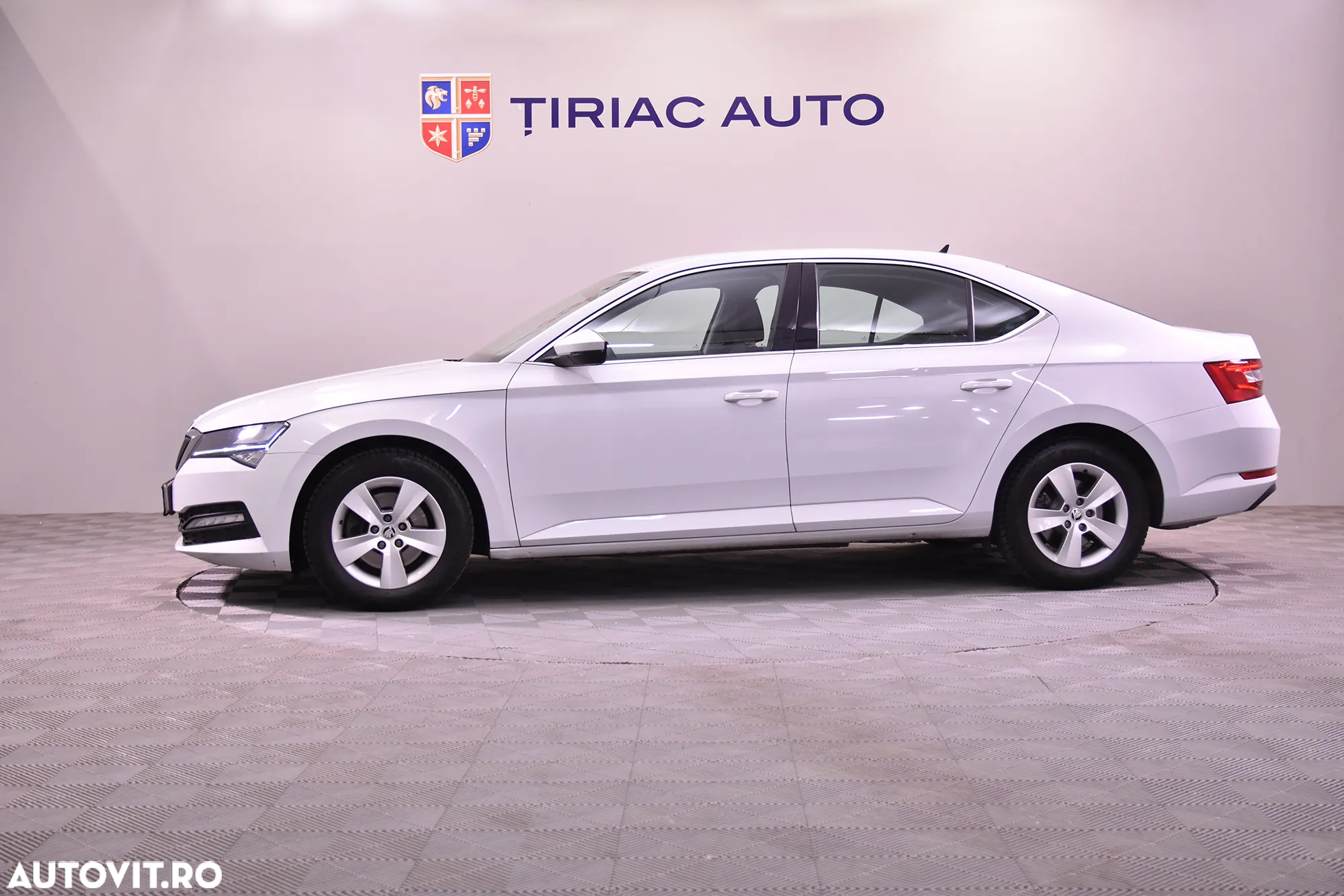 Skoda Superb - 2