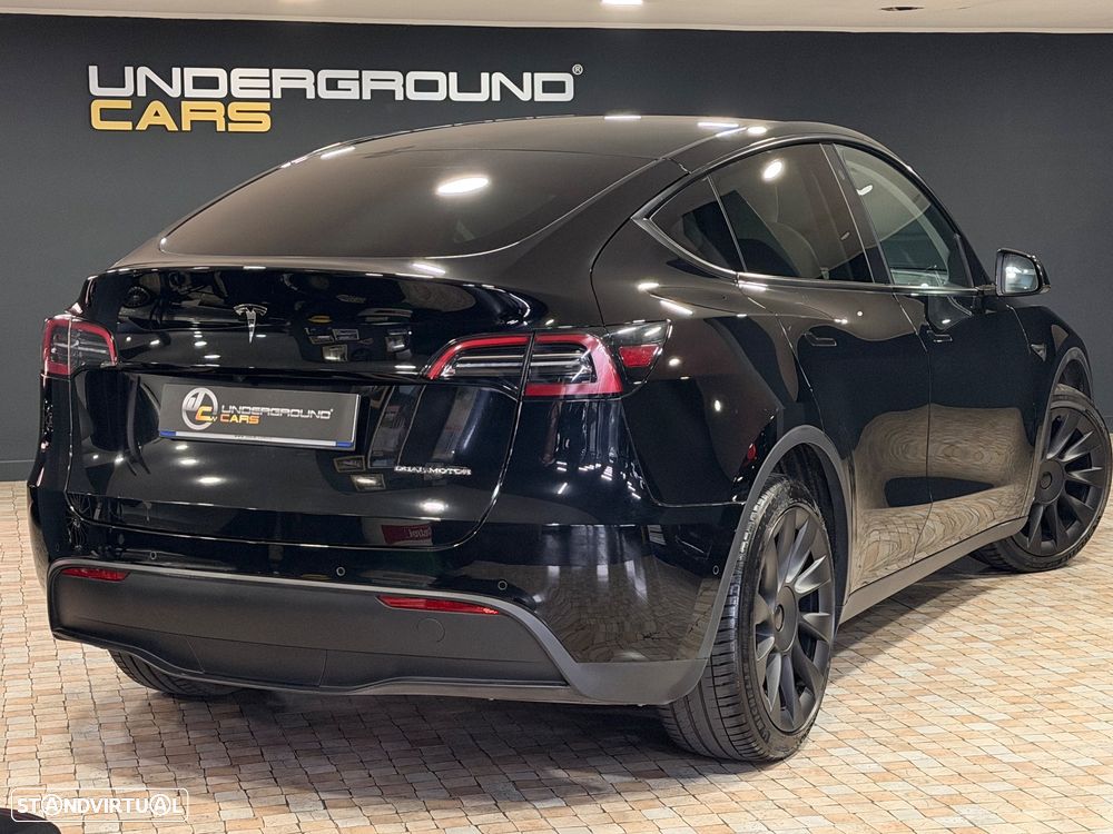 Tesla Model Y Long Range Dual Motor AWD - 11