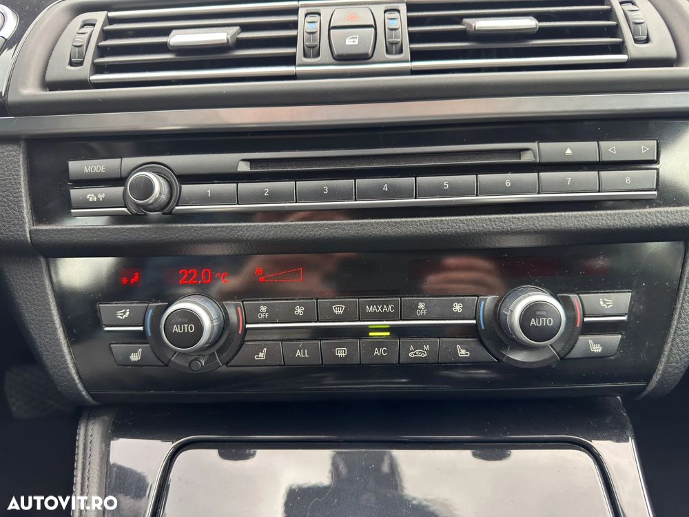 BMW Seria 5 525d xDrive AT - 29