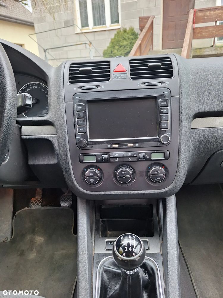 Volkswagen Golf 1.6 FSI United - 5