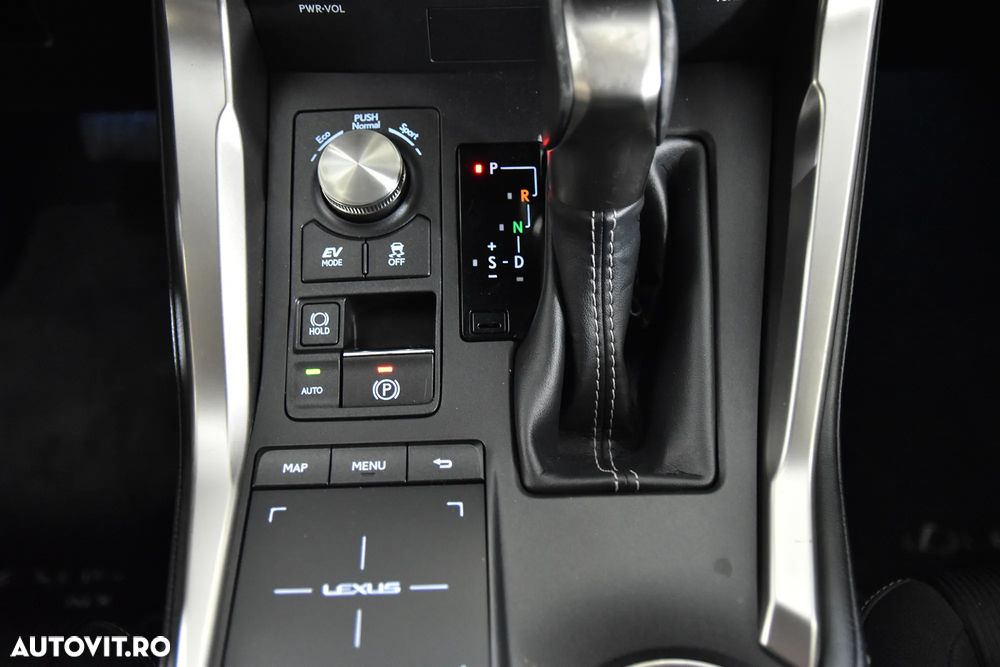 Lexus Seria NX 300h - 17