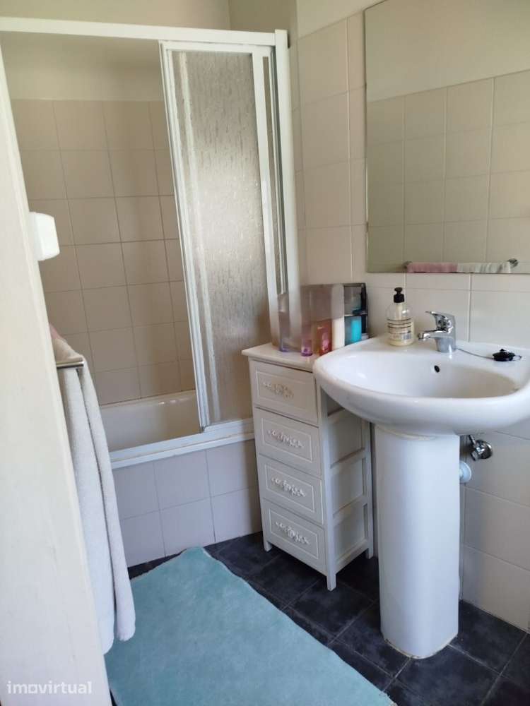 Quarto com Wc a 250m da Universidade - Grande imagem: 3/10