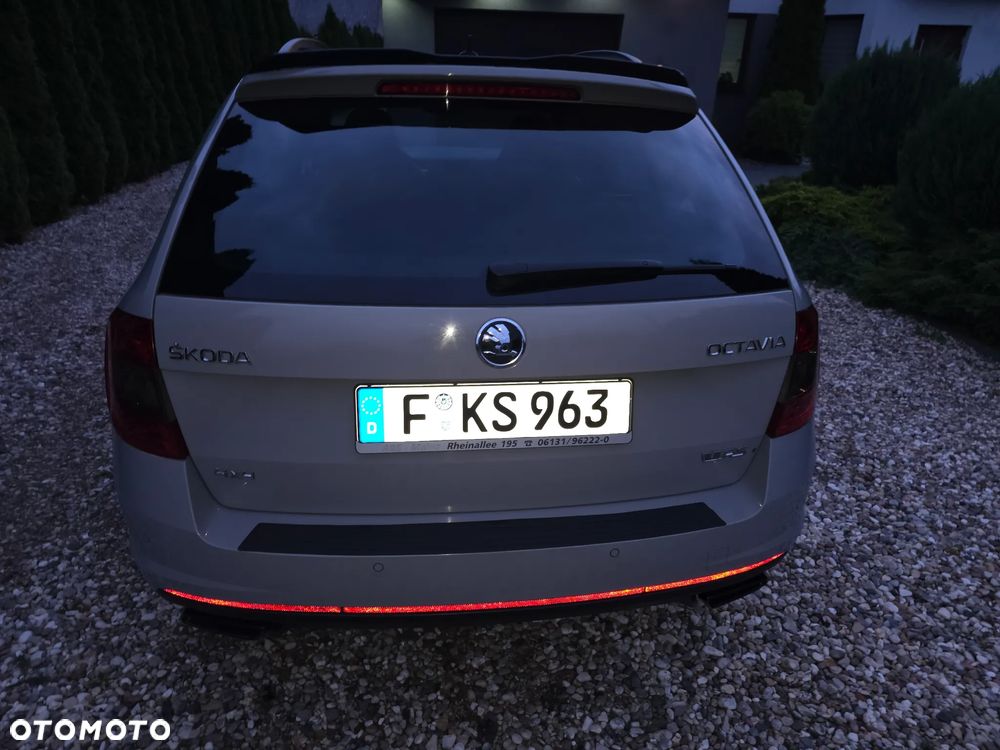 Skoda Octavia 2.0 TDI 4x4 RS DSG - 17