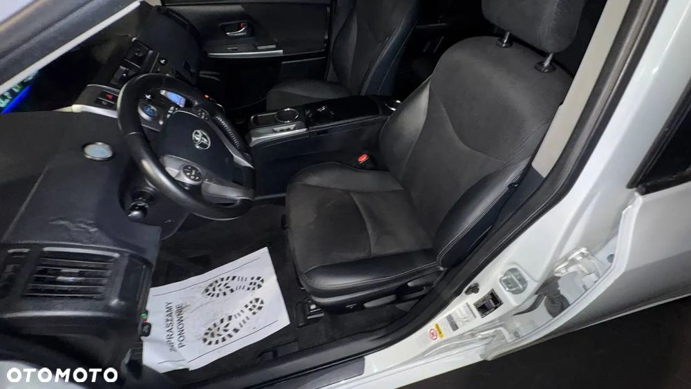 Toyota Prius+ (Hybrid) Comfort - 15