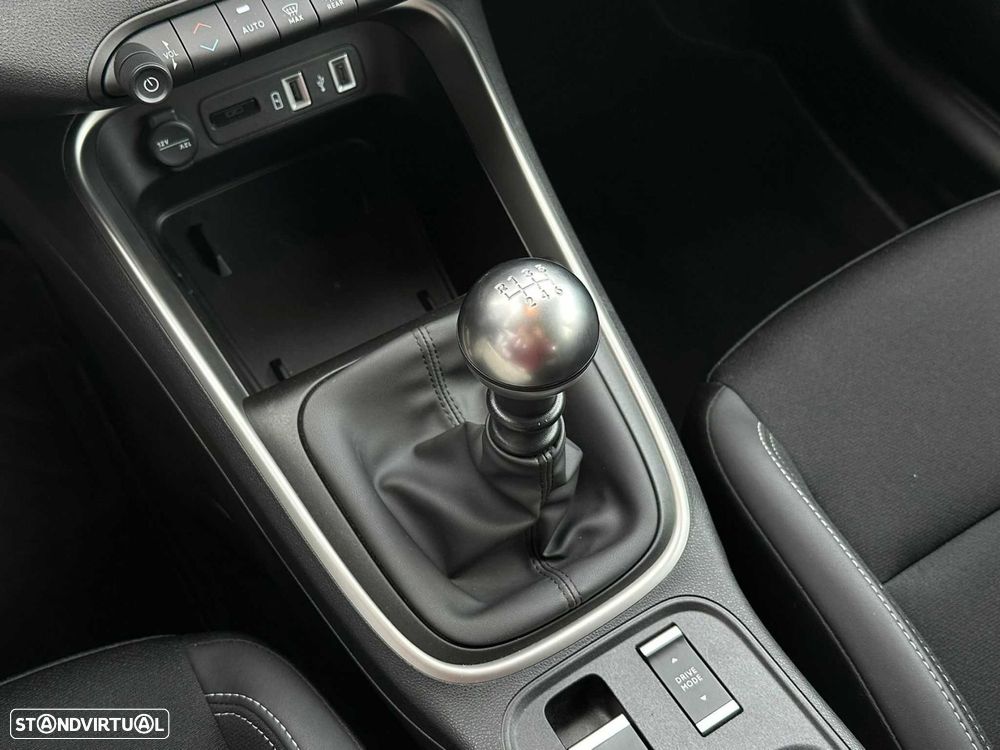 Jeep Avenger 1.2 GSE T3 Altitude - 13