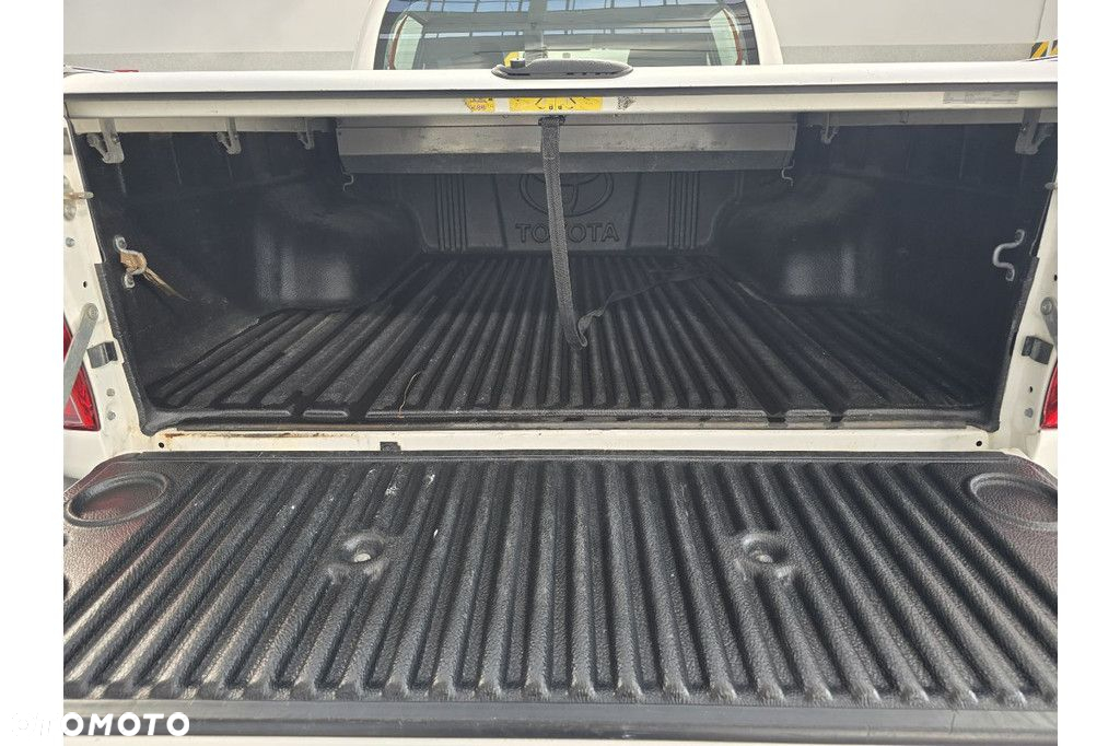 Toyota Hilux - 3