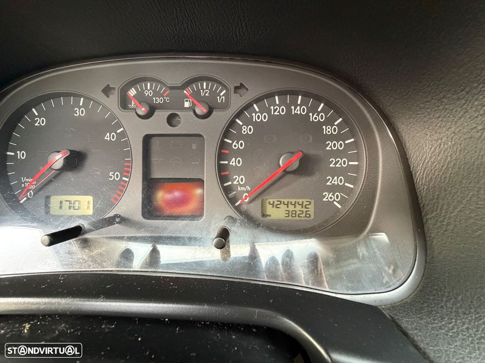 VW Golf 1.9 TDi Highline - 7
