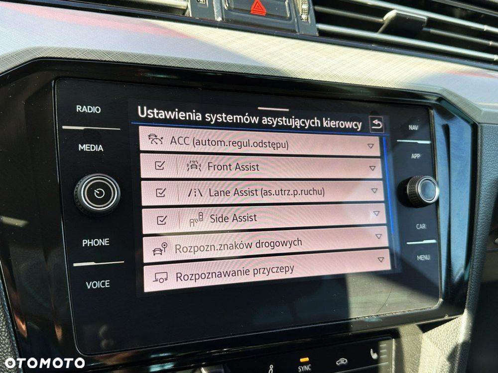 Volkswagen Passat Variant 2.0 TDI BMT Comfortline DSG - 26