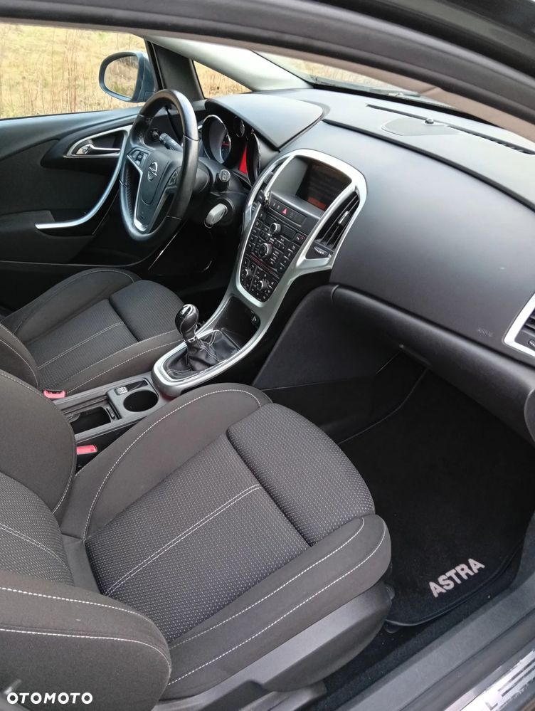 Opel Astra 1.6 Turbo Edition - 11