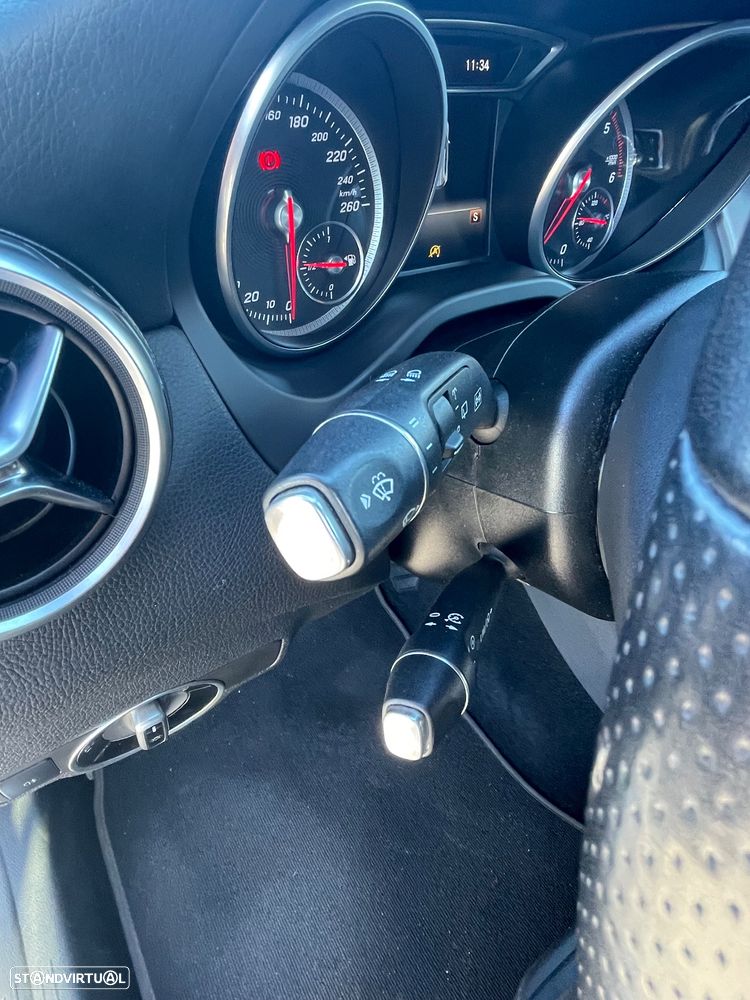 Mercedes-Benz GLA 180 d AMG Line - 16