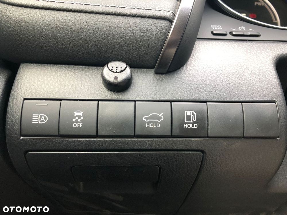 Toyota Camry 2.5 Hybrid Prestige CVT - 32