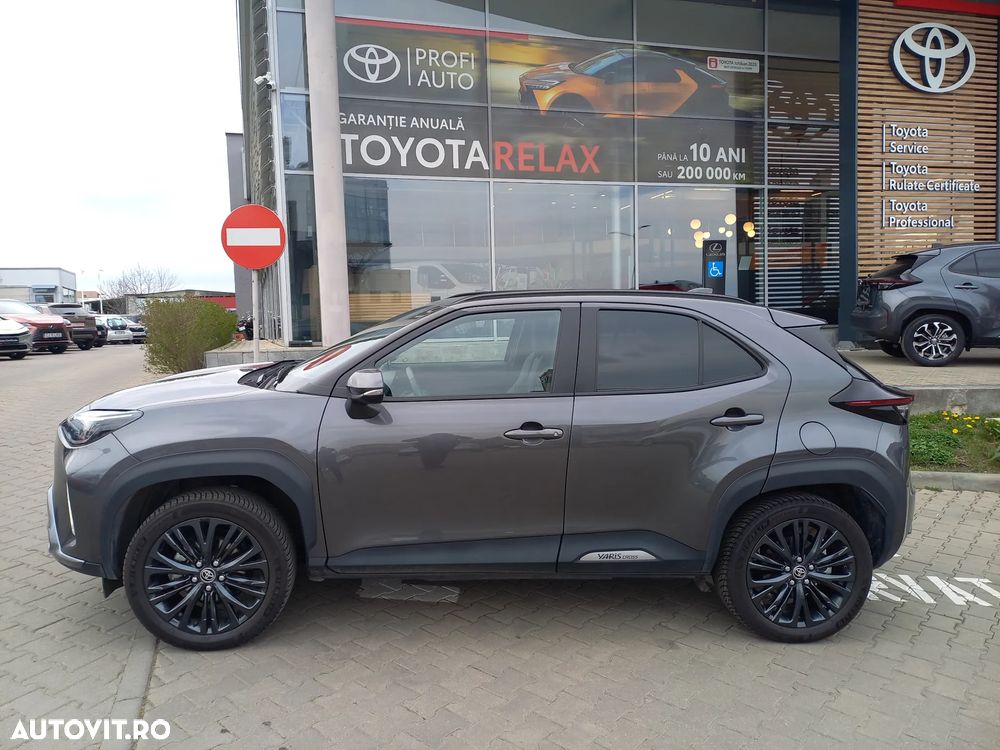 Toyota Yaris Cross 1.5 VVT-i HSD 4x4 Exclusive Adventure - 4