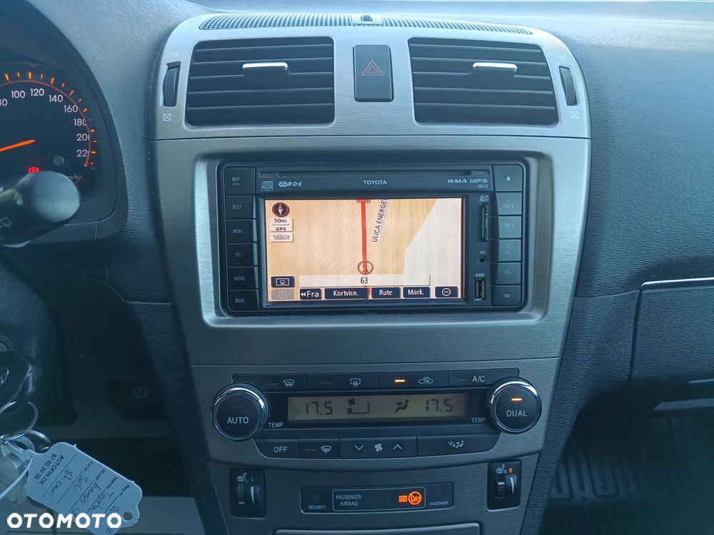 Toyota Avensis 1.8 Sol NAVI - 10