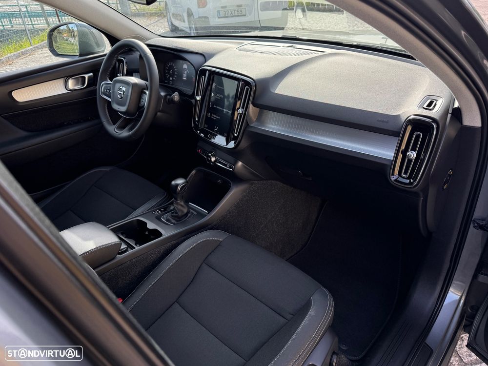 Volvo XC 40 2.0 D3 Momentum Plus - 25